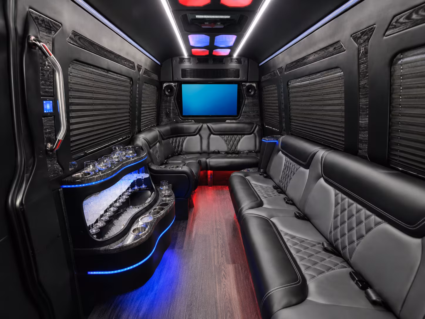 book a pittsburgh or detroit road trip bus from elyria