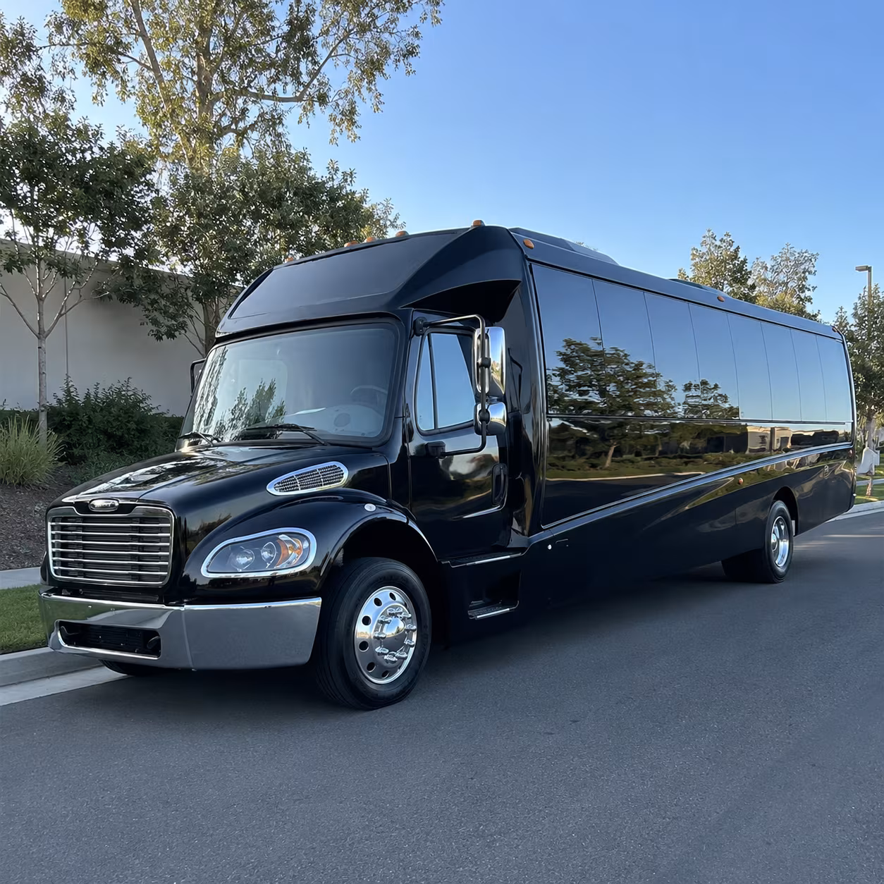 finding group transportation for elyria prom and graduation season is easy